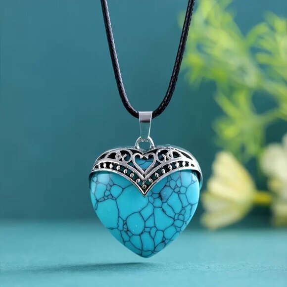 Blue Howlite Natural Gemstone Heart Pendant Necklace Healing Gemstone - Picture 1 of 2